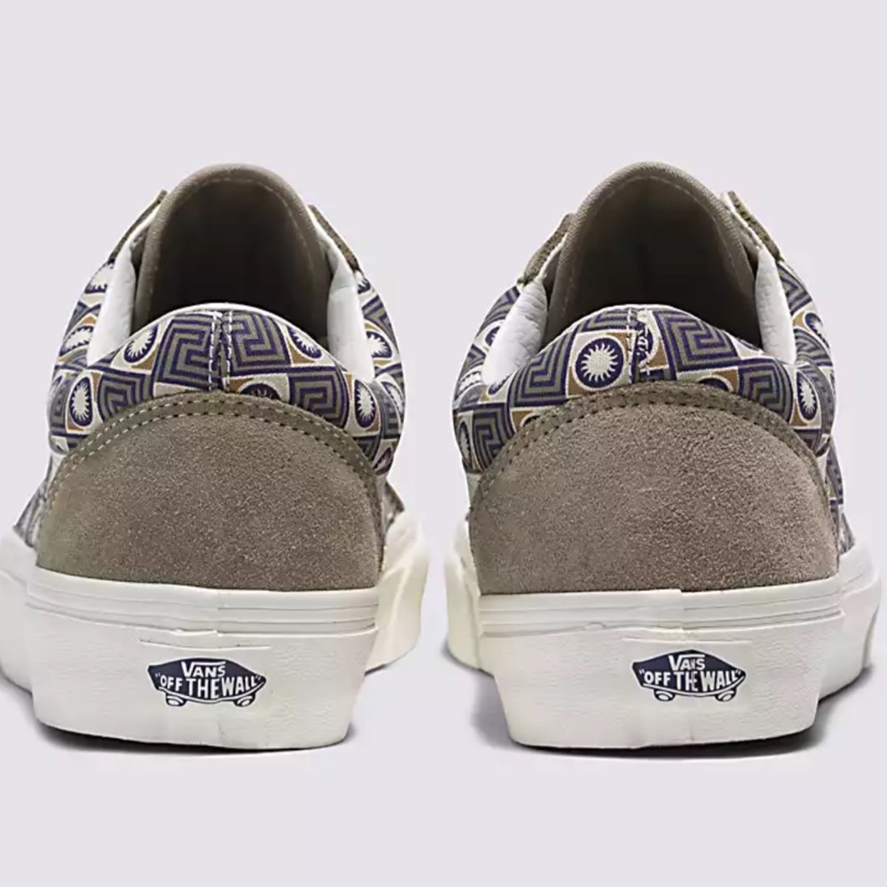 Vans WMNS Old Skool
Geo Trek Olive
VN0007NTOLV
Sneakers - Picture 6 of 16